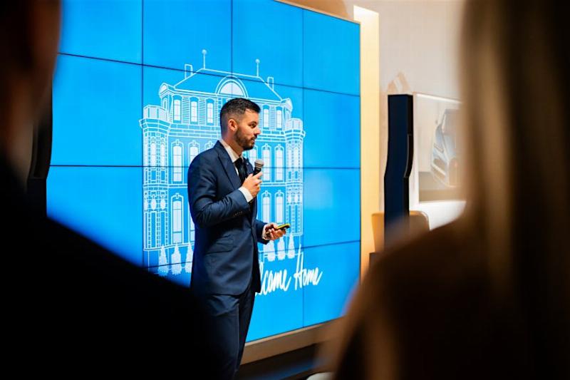 Une famille française célébrant une fête avec joie et partage