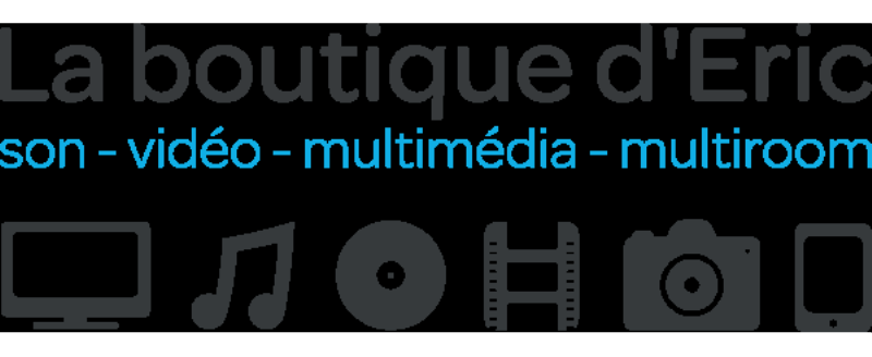 Chaîne Hi-Fi pour musique classique intégrée dans un salon élégant avec une platine vinyle.