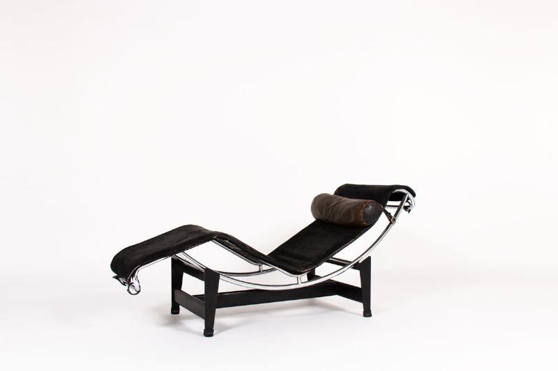La chaise longue LC4, design emblématique de Perriand et Le Corbusier