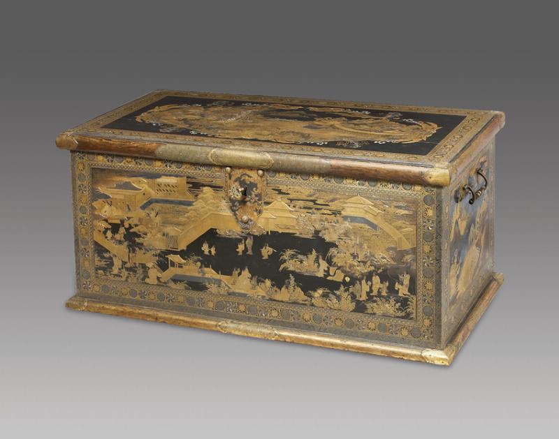 Une élégante sculpture chryséléphantine Art Déco représentant une danseuse exotique avec un corps en bronze doré et des parties en ivoire finement sculptées, typique du style de Demetre Chiparus.