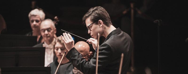 Claude Debussy, compositeur impressionniste français dont les œuvres sont disponibles en streaming musique classique gratuite youtube