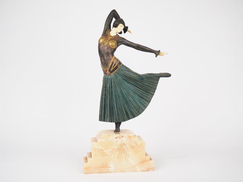 Collection de sculptures Art Déco en bronze, mettant en scène une danseuse Chiparus
