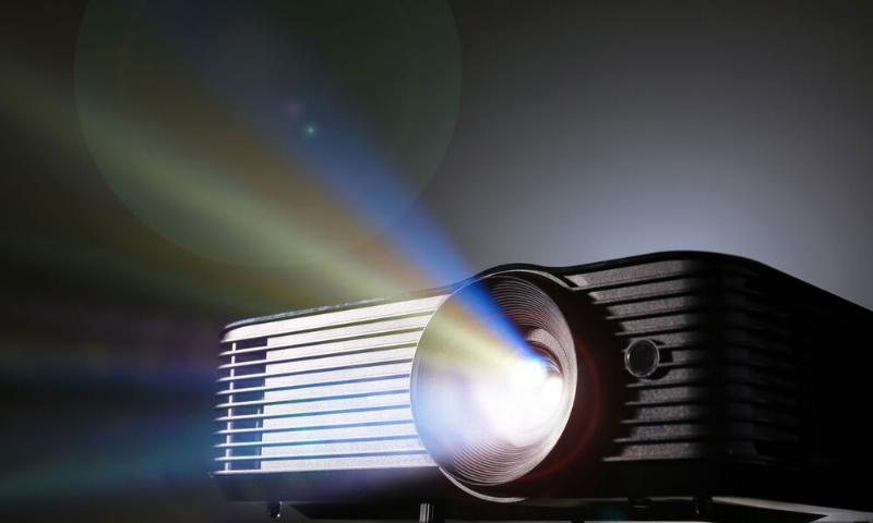 Guide pour apprécier une peinture en noir et blanc, focus sur détails et contrastes