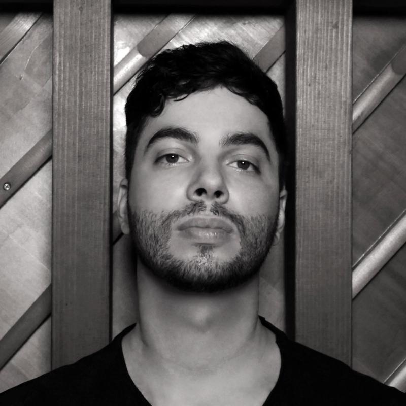 Portraits artistiques de Claude Debussy, Erik Satie et Frédéric Chopin, les maîtres de la musique douce classique au piano, dans un style ancien avec des touches modernes. 