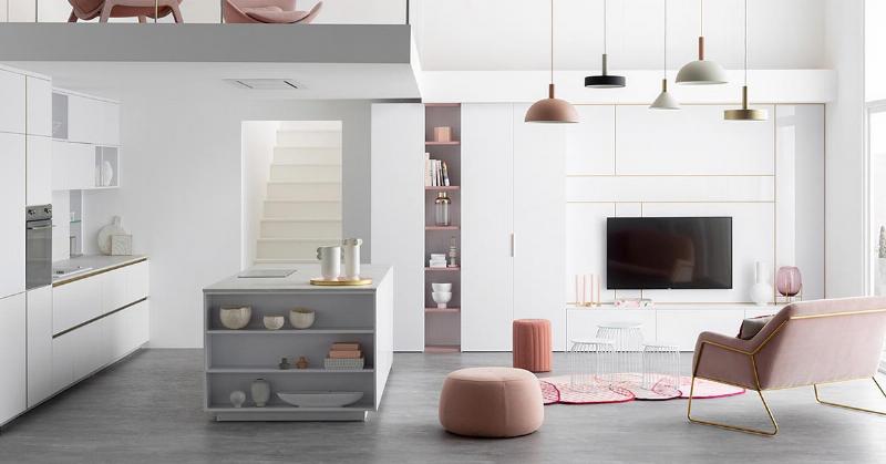 Décoration intérieure d'un salon avec un sol en bois élégamment peint en couleur claire