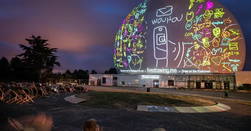 Architecture moderne à Dublin : Vue extérieure du Convention Centre, design audacieux et contemporain