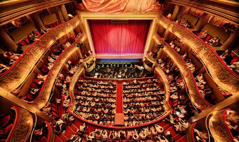 Duo de la chanson française sur scène internationale reconnaissance du public étranger
