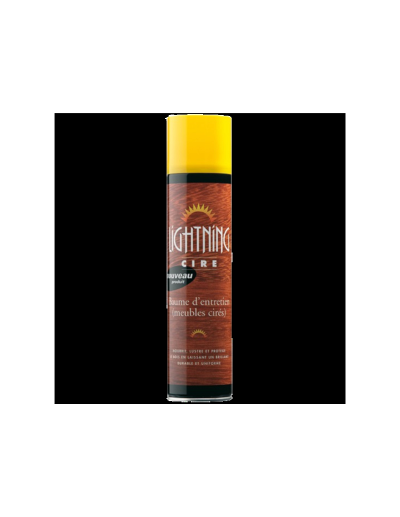 Entretien d'un meuble en bois avec une finition brillante et durable