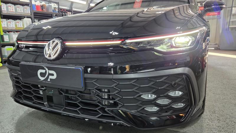 Produits d'entretien haut de gamme pour préserver l'éclat de la peinture Volkswagen