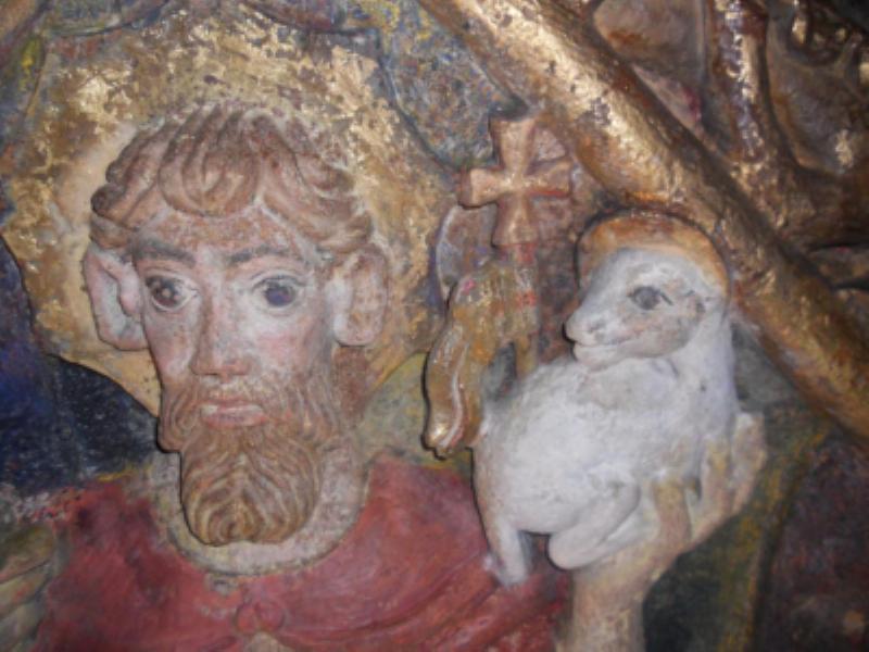 Grande Façade de Cathédrale Gothique Ornée d'un Porche à Statues