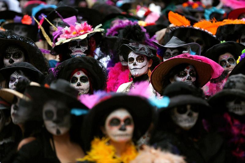 Des festivités traditionnelles françaises avec des gens joyeux célébrant en communauté