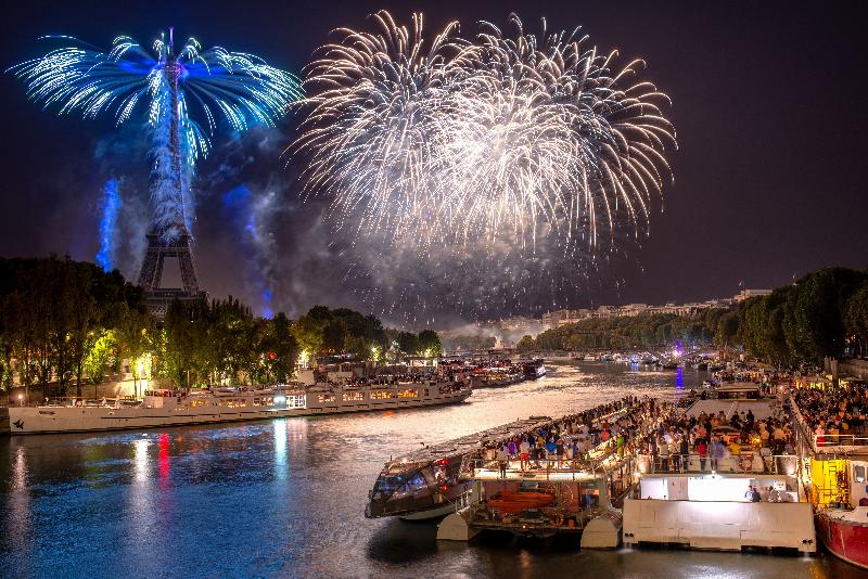 Fêtes nationales : bals populaires, feux d'artifice et célébrations en France
