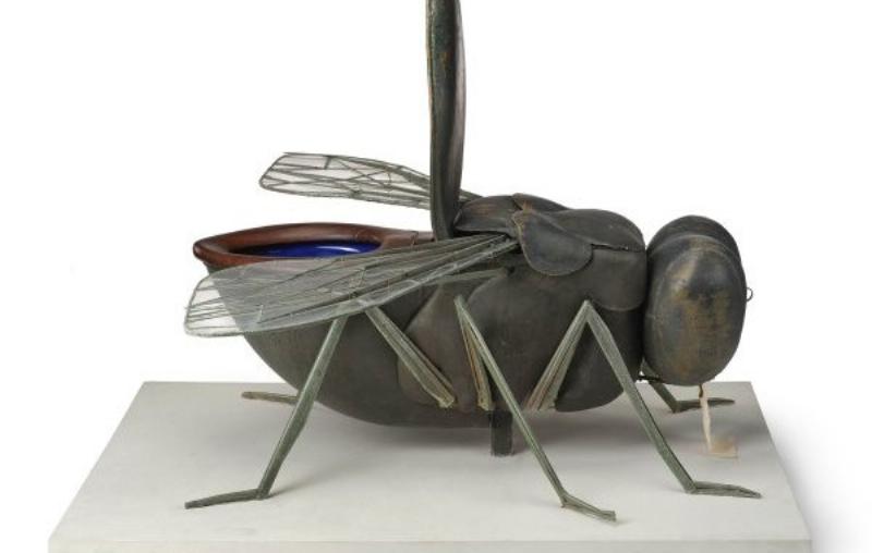 Un exemple du bestiaire artistique et fonctionnel de François-Xavier Lalanne, où l'animal devient mobilier d'exception.
