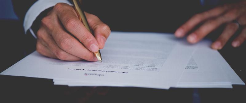 Plat gastronomique par Alain Ducasse au restaurant Le Grand Contrôle, dressage raffiné