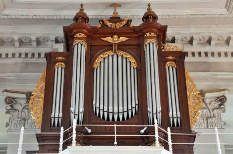 Vue majestueuse du grand orgue de Saint-Sulpice à Paris, chef-d'œuvre de l'orgue musique romantique