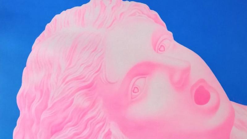 Illustration de l'histoire et de la symbolique du chrome dans le design français, avant et après peinture