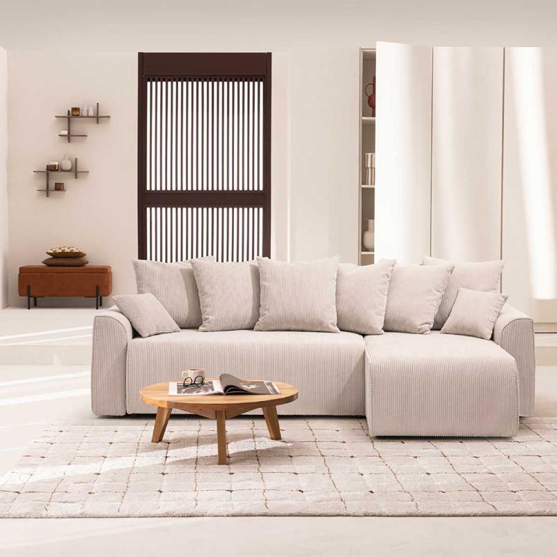 Intérieur chaleureux d'un bâtiment en bois moderne, baigné de lumière naturelle, mettant en valeur les textures