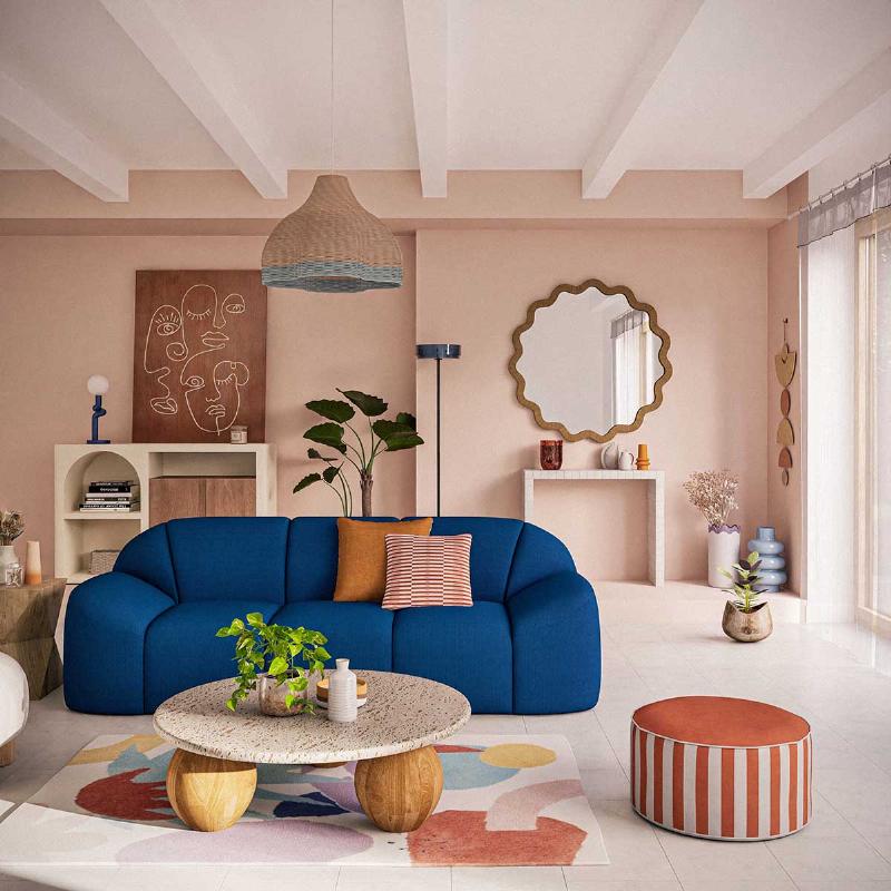 Intérieur de salon moderne avec une grande peinture acrylique abstraite murale, mettant en valeur des couleurs douces et des formes organiques, harmonisant l'espace