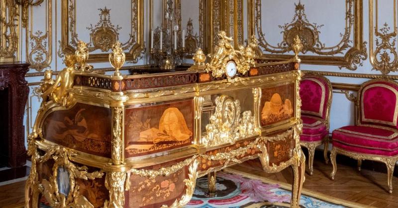 Intérieur baroque du Grand Appartement de Versailles, luxe et magnificence