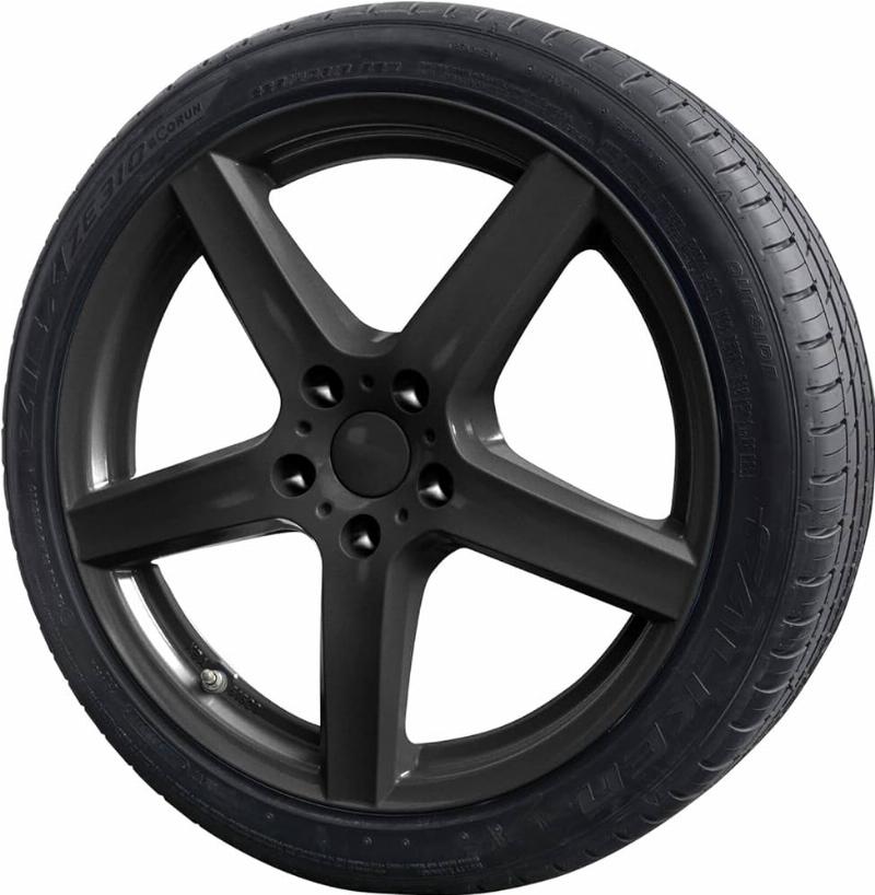 Jante rénovée affichant un résultat final brillant après l'utilisation de la bombe de peinture pour jante