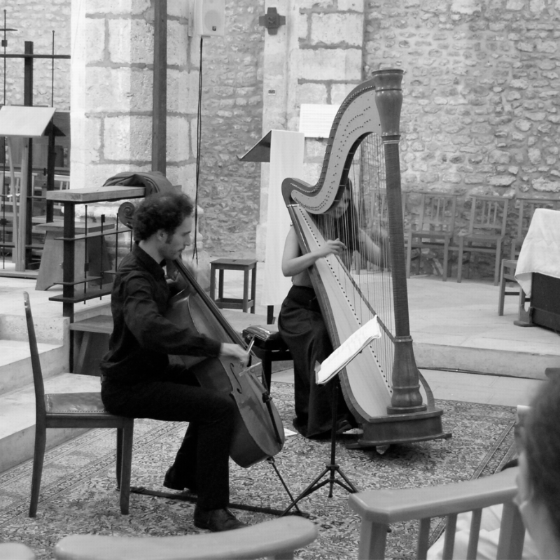 Ambiance élégante d'anniversaire avec musique classique française