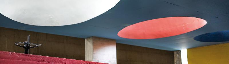 Lumière spirituelle dans la chapelle de La Tourette de Le Corbusier