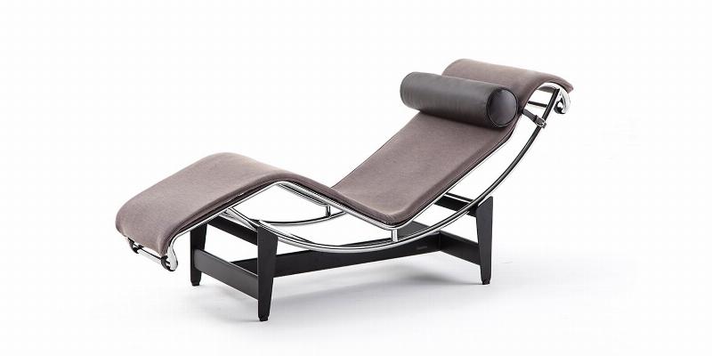 Chaise longue Le Corbusier LC4 iconique en cuir et acier pour la relaxation
