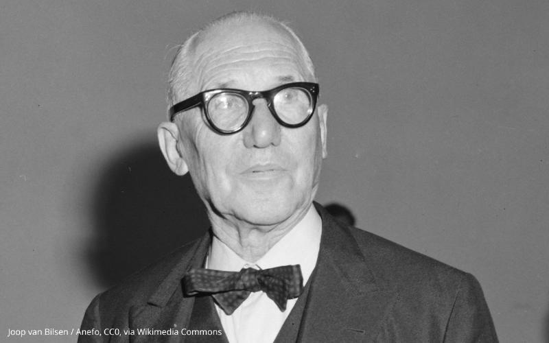 La Villa Savoye, un exemple emblématique de l'application des principes de l'architecture moderne par Le Corbusier