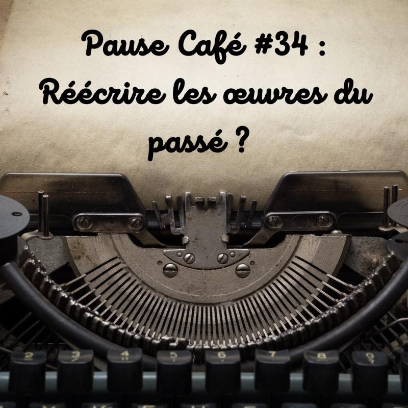 Personne lisant un livre d'un auteur français contemporain dans un café