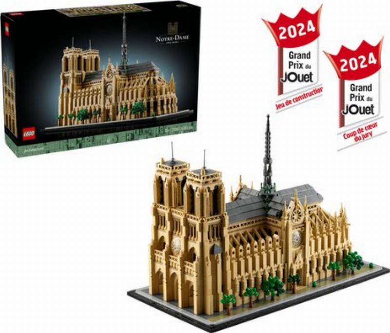 Maquette LEGO de la Cathédrale Notre-Dame de Paris, vue de face