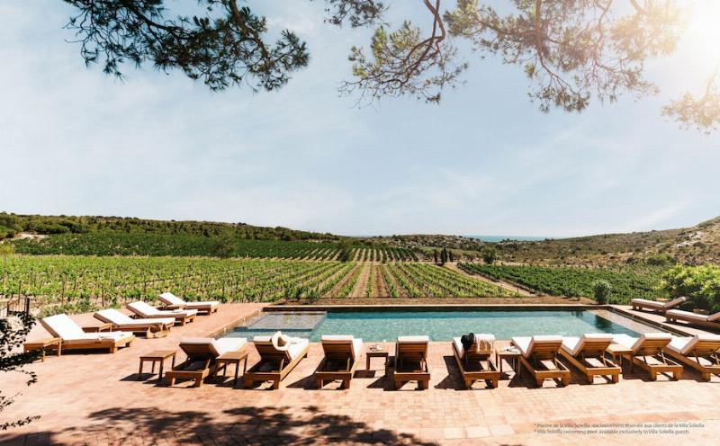Vue panoramique du vignoble et de la Méditerranée depuis L'Hospitalet restaurant Narbonne