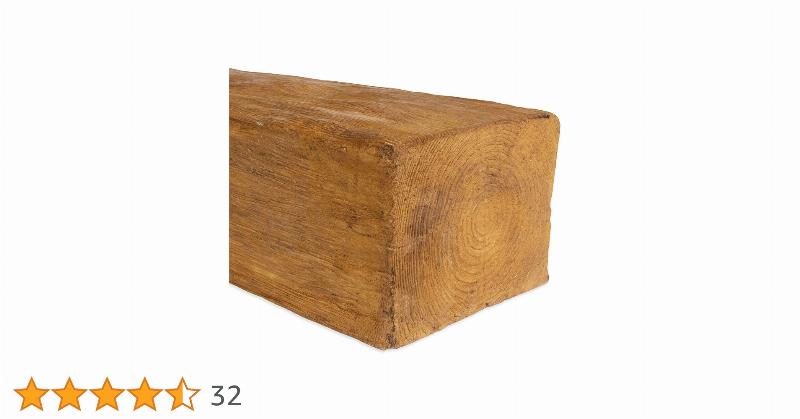 Un artisan français utilise une manche télescopique peinture pour peindre un haut plafond avec précision et élégance.