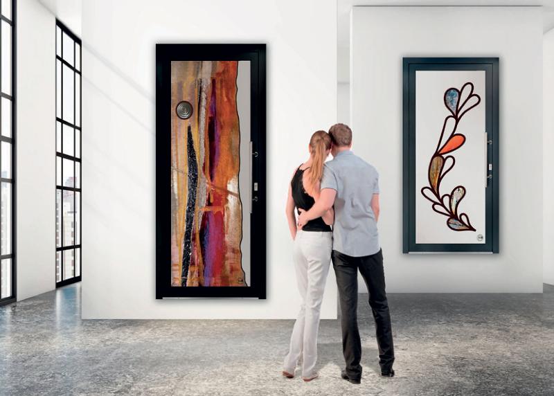 Détail d'une façade de maison moderne française mêlant béton matricé, grandes ouvertures vitrées et bardage en bois clair