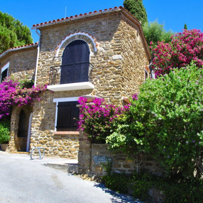 Matériaux de construction d'une maison provençale traditionnelle