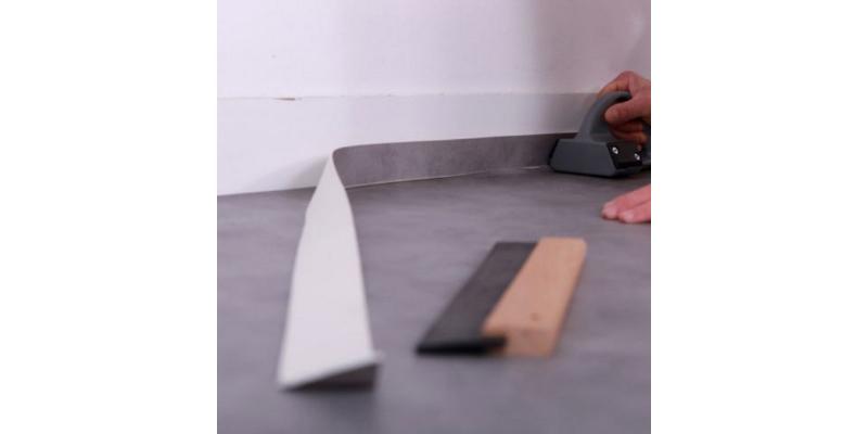 Matériel essentiel pour la préparation et l'application d'une peinture lino sol réussie