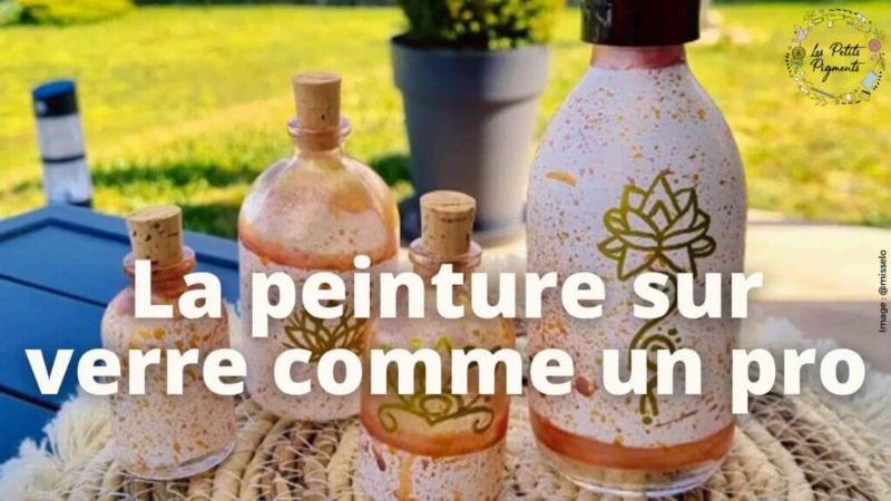 Matériel essentiel pour démarrer la peinture vitre, comprenant peintures spéciales pour verre, pinceaux de différentes tailles, objets en verre propres et un nettoyant pour la surface