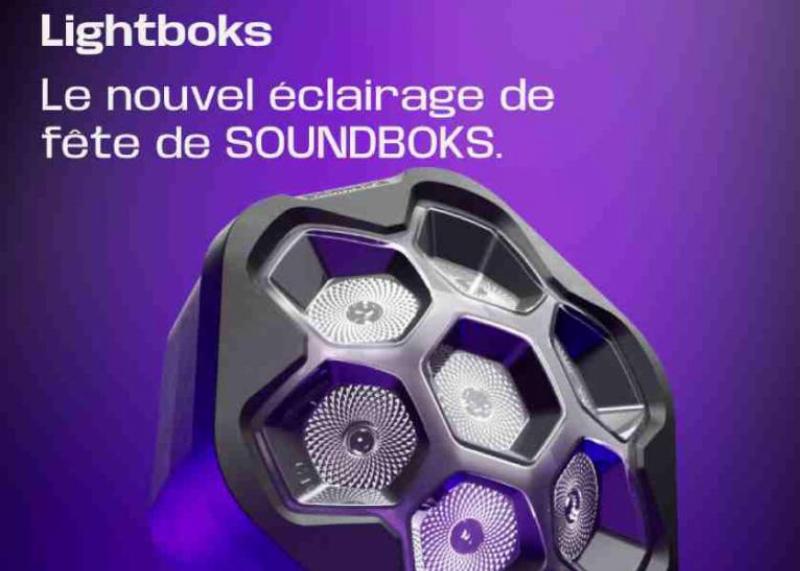 Un studio d'enregistrement moderne avec des équipements électroniques pour la chanson française