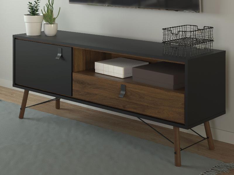 Meuble moderne en bois avec une finition brillante impeccable dans un intérieur élégant