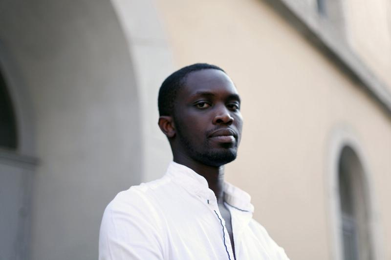 Portrait de Mohamed Mbougar Sarr, l'écrivain couronné par le Prix Goncourt 2021