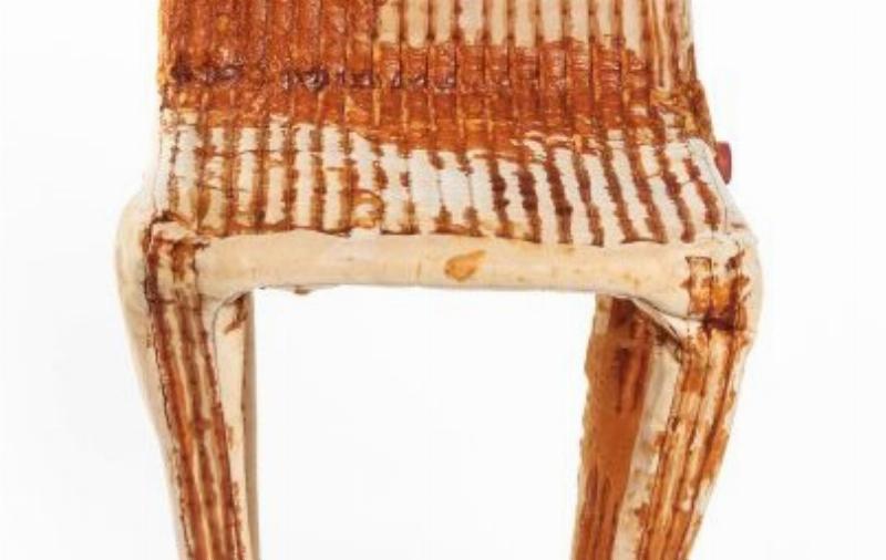 Collection de design moderne et contemporain au Musée des Arts Décoratifs, avec des chaises iconiques et des lampes