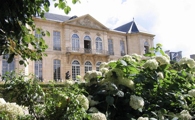 Rodin, Le Penseur, une des sculptures emblématiques du Musée d'Orsay, invitant à la réflexion