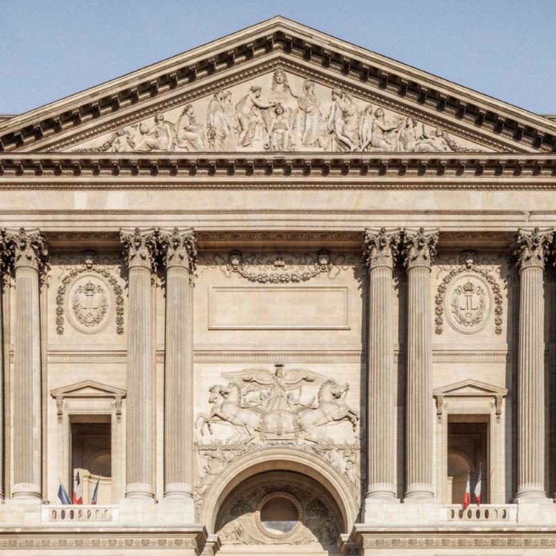 La Cour Carrée du Louvre, un chef-d'œuvre de l'architecture classique et Renaissance française