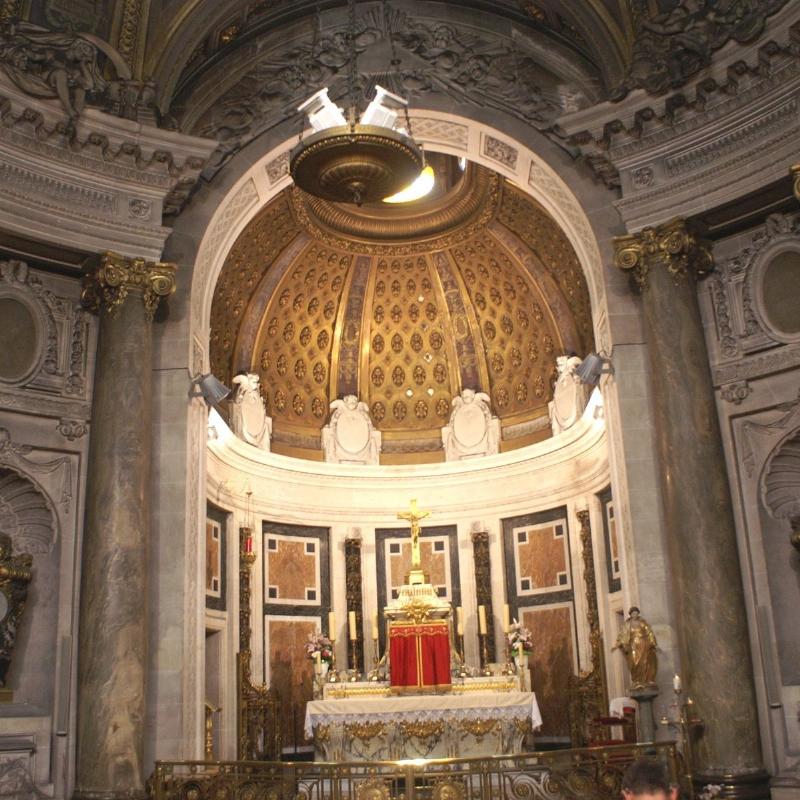 Façade extérieure de Notre-Dame de Consolation Paris, style néo-baroque, rue Jean Goujon