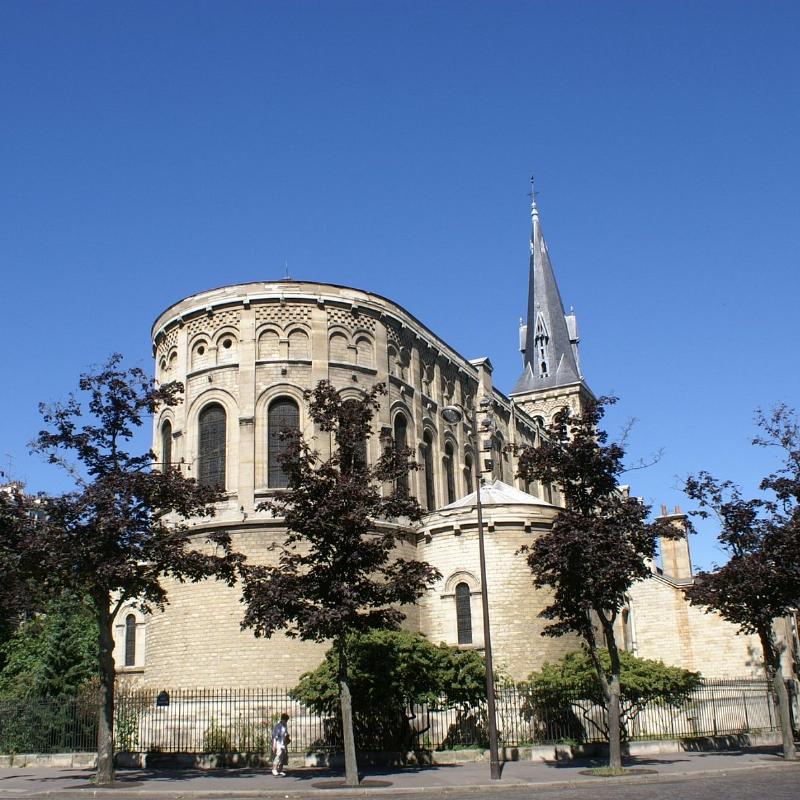 Église Notre-Dame-de-la-Gare et son quartier animé du 13ème arrondissement