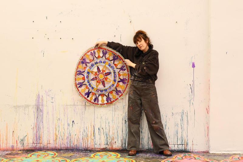 Maquette intérieure de Notre Dame Paris montrant la lumière des vitraux