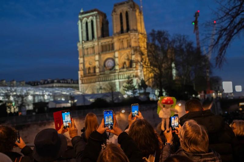 Une interprétation poignante de Quasimodo dans Notre-Dame de Paris, le musical
