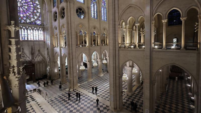 Travaux de reconstruction de Notre-Dame symbolisant la vérité sur l'incendie