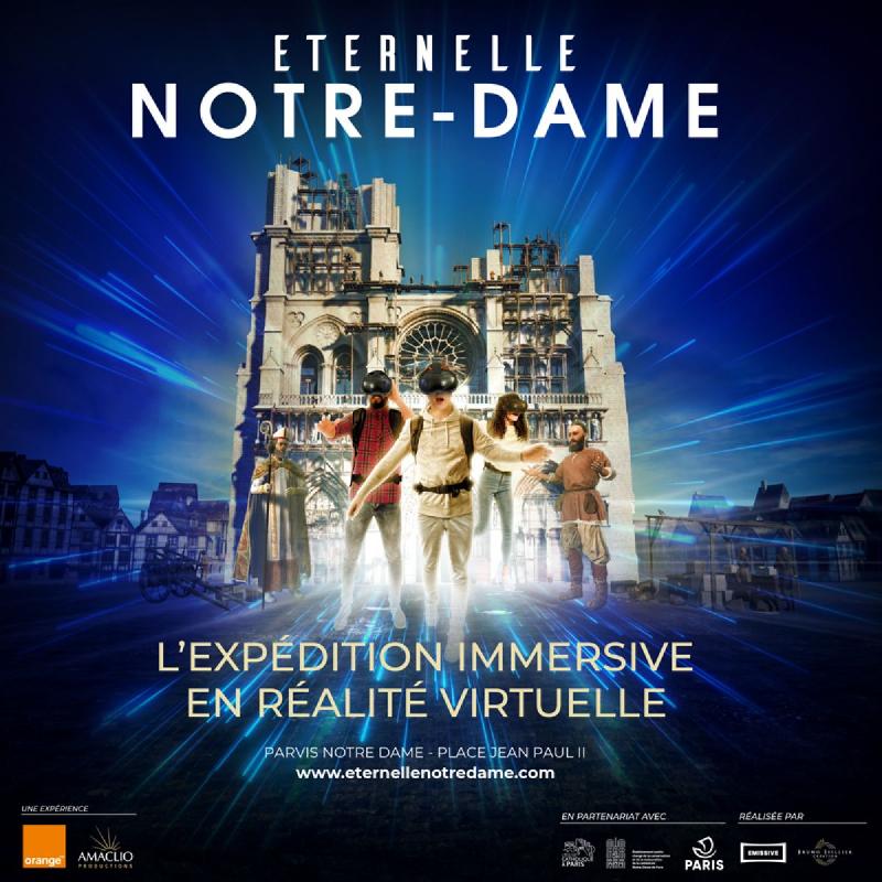 Personne utilisant un casque de réalité virtuelle pour une visite immersive de Notre-Dame