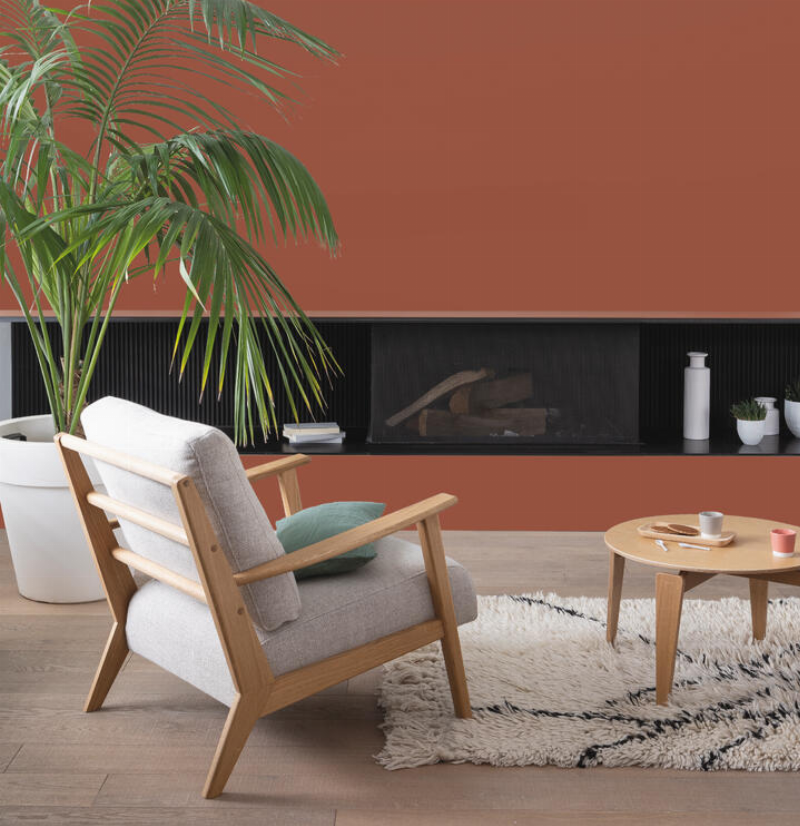 Nuancier V33 peinture dans un intérieur français élégant avec des échantillons de couleurs