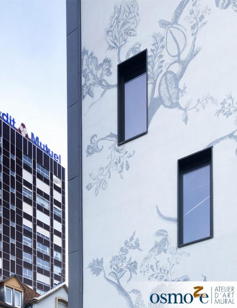 Musée ou centre de design urbain en France, avec une esthétique extérieure d'origami distincte et audacieuse